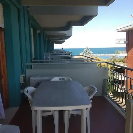 Residenza Giardino Apartahotel 3*