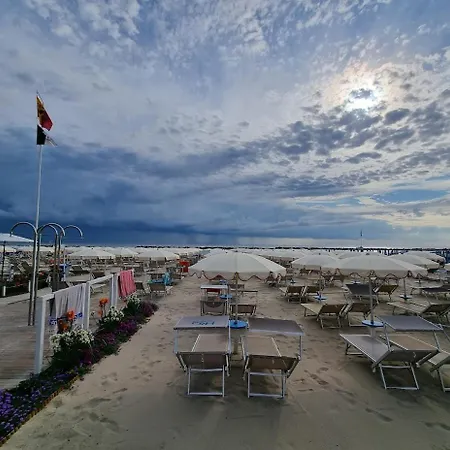 Residenza Giardino Apartahotel 3*